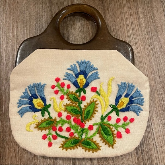 Vtg LeeWards Jacobean Crewel Handbag Wood Handle 70s Embroidered Floral Cottage - Picture 1 of 6